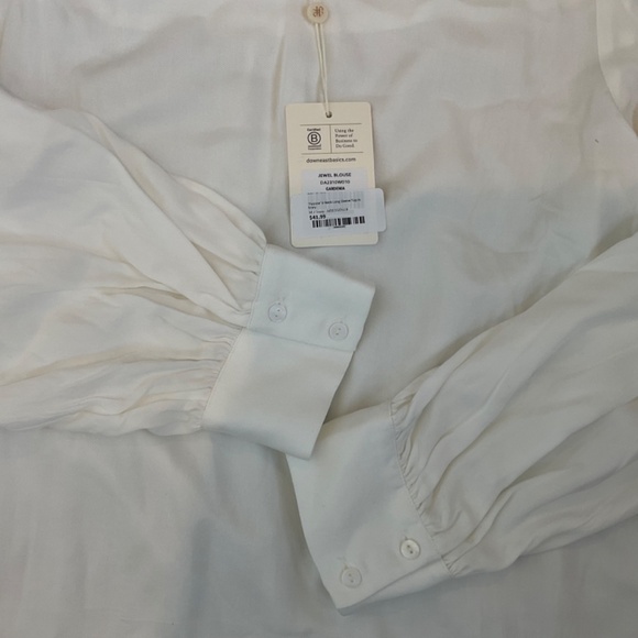 Ivory Main Street Exchange Blouse - Picture 2 of 7